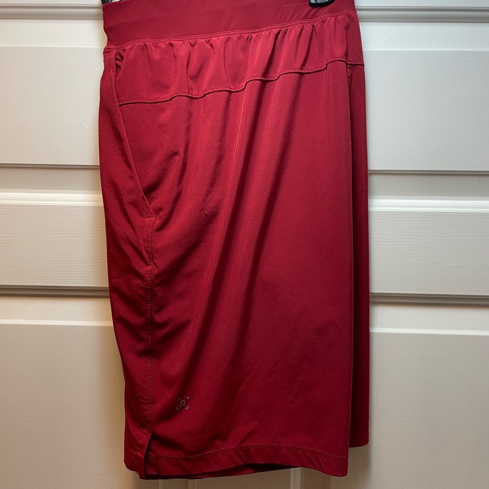Red Lulu THE Shorts